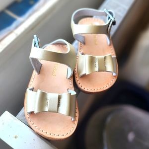 Freshly picked gold sandals